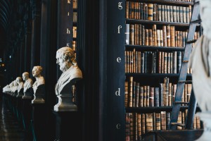 العمليات المتعلقة بالعقارات